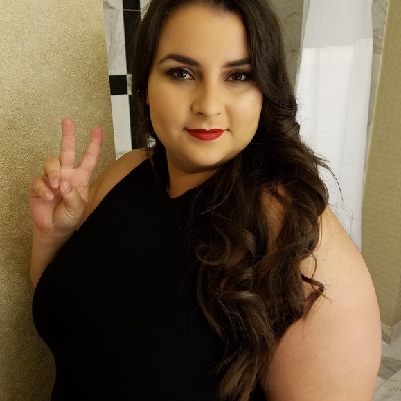 Meet your Posher, Lindsay - Picture 3 of 3